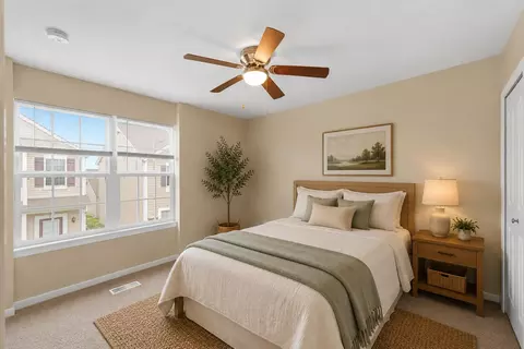 Bedroom - 1066 E 115th Ct, Crown Point, IN 46307 photo 4 of 5