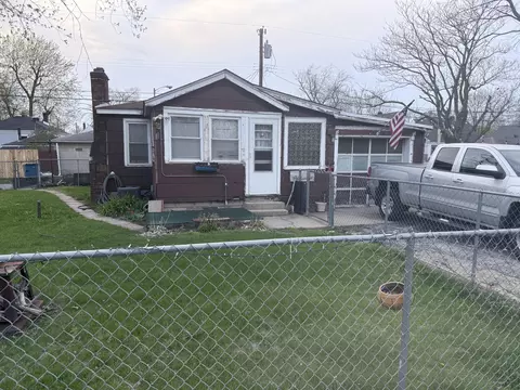 6640 Delaware Ave, Hammond, IN 46323