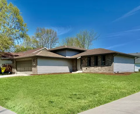 Exterior - 601 N Holly Ln, Griffith, IN 46319 photo 3 of 5