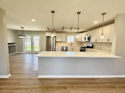 Kitchen - 601 N Holly Ln, Griffith, IN 46319 photo 2 of 4