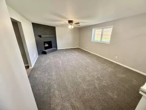 Living - 601 N Holly Ln, Griffith, IN 46319 photo 4 of 5