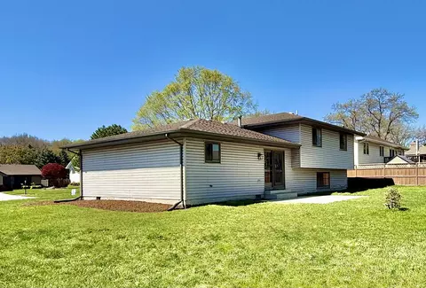 Exterior - 601 N Holly Ln, Griffith, IN 46319 photo 4 of 5