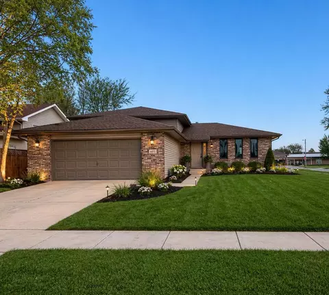 601 N Holly Ln, Griffith, IN 46319