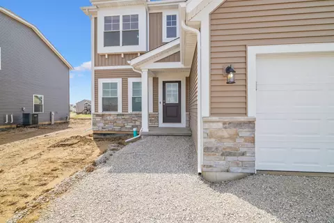 Exterior - 563 E 130th Ave, Crown Point, IN 46307 photo 2 of 4