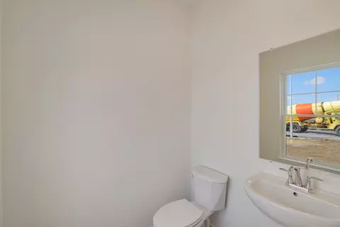 Bath - 563 E 130th Ave, Crown Point, IN 46307 photo 1 of 3