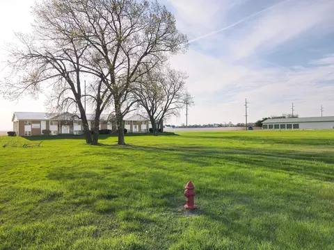 405 N 7th St, Kentland, IN 47951