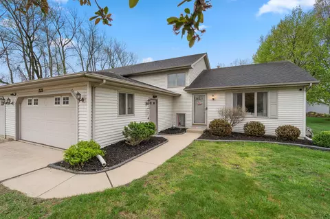 221 Scherland Dr, Schererville, IN 46375