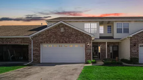 7605 E 111th Ln, Crown Point, IN 46307