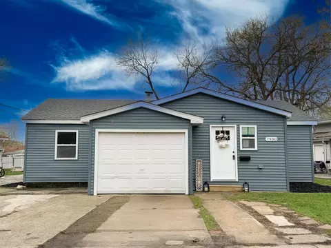 7950 S White Oak Ln, Hammond, IN 46324