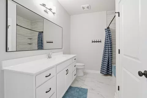 Bath - 9610 N Centennial Dr #206, Munster, IN 46321 photo 4 of 5