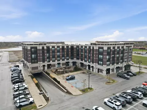 9610 N Centennial Dr #206, Munster, IN 46321