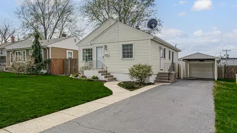 8128 W 4th Pl, Highland, IN 46322