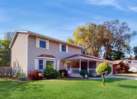 8844 Oakwood Ave, Munster, IN 46321