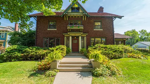 498 S Court St, Crown Point, IN 46307