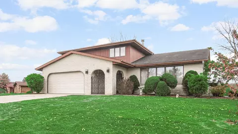 649 W 128th Ct, Crown Point, IN 46307