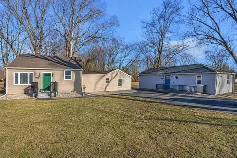 1735 S Fairbanks St, Griffith, IN 46319