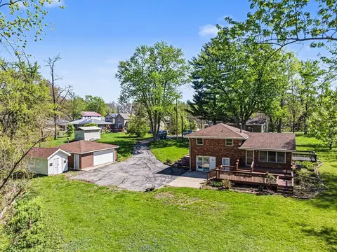 5569 Center St, Chesterton, IN 46304