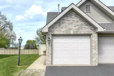 1042 Lakewood Ct, Schererville, IN 46375