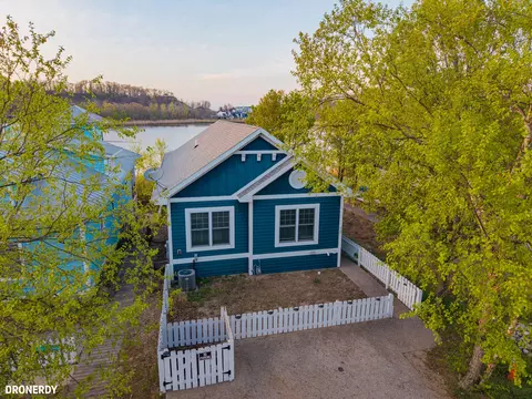 328 Beachwalk Ln, Michigan City, IN 46360