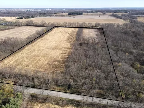 55824 County Line Rd, New Carlisle, IN 46552