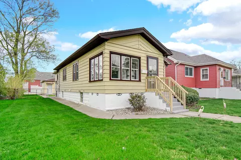 648 Stewart Ct, Whiting, IN 46394