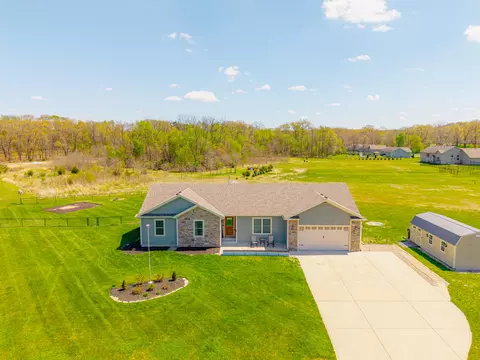 10387 Fox Xing, Wheatfield, IN 46392