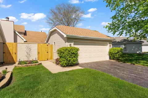 230 Holly Ln, Schererville, IN 46375
