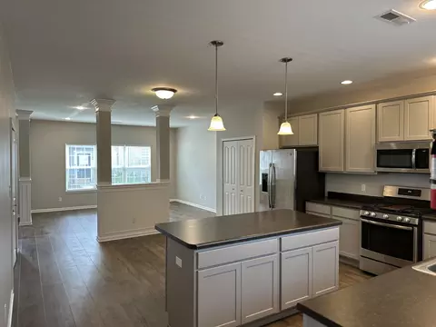 Kitchen - 1077 E 115th Ln, Crown Point, IN 46307 photo 1 of 2