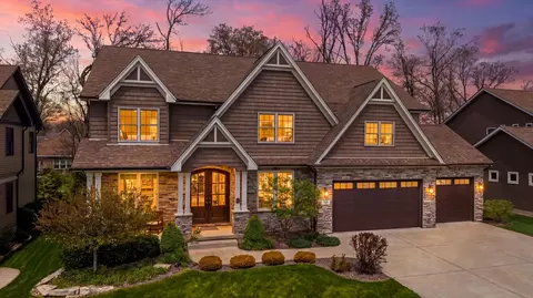 2145 Copper Creek Dr, Crown Point, IN 46307