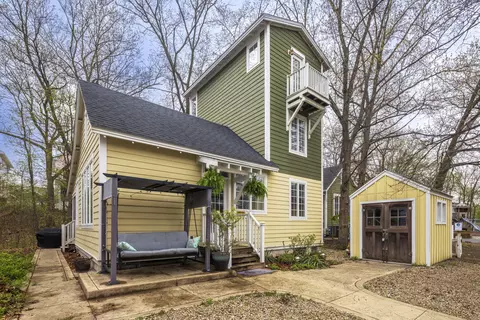 104 Cottage Camp Dr, Michigan City, IN 46360