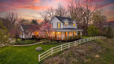8 Smoke Rd, Valparaiso, IN 46385