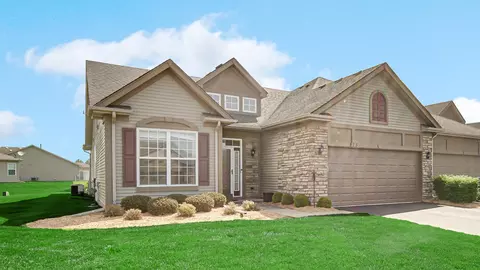 825 Grand Haven Way, Schererville, IN 46375