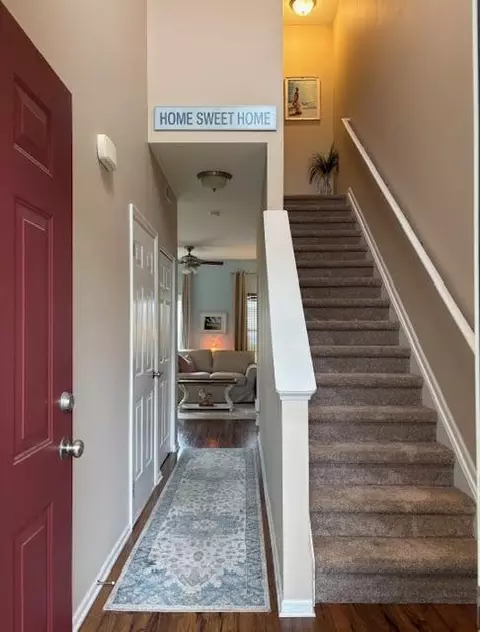 Entry Way - 7614 E 111th Ln, Crown Point, IN 46307 photo 1 of 2