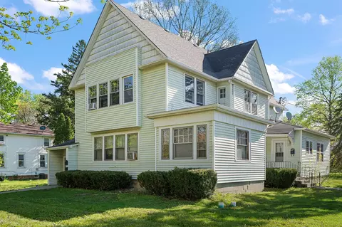 324 S Main St, Crown Point, IN 46307