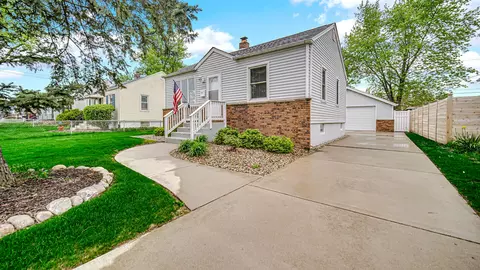 214 N Jay St, Griffith, IN 46319