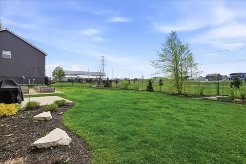 Exterior - 8123 W 102nd Ave, Saint John, IN 46373 photo 7 of 7