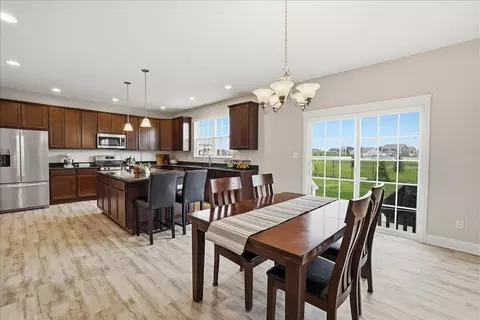 Dining - 8123 W 102nd Ave, Saint John, IN 46373 photo 1 of 1