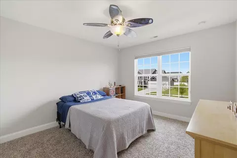 Bedroom - 8123 W 102nd Ave, Saint John, IN 46373 photo 3 of 4