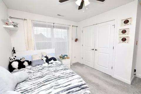 Bedroom - 11555 Newton St, Crown Point, IN 46307 photo 5 of 8