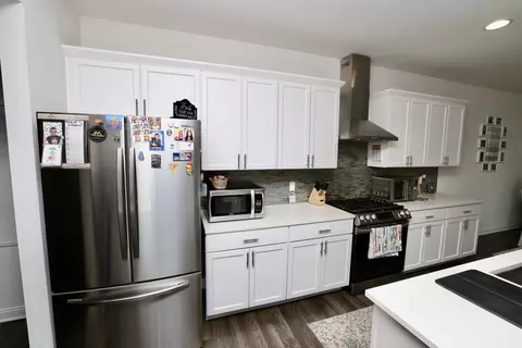 Kitchen - 11555 Newton St, Crown Point, IN 46307 photo 3 of 6