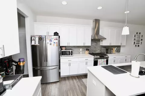Kitchen - 11555 Newton St, Crown Point, IN 46307 photo 6 of 6