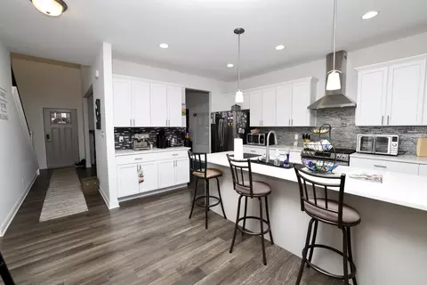 Kitchen - 11555 Newton St, Crown Point, IN 46307 photo 4 of 6