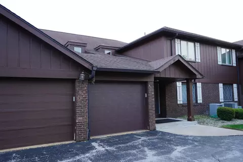 2545 E Lakeshore Dr #A71, Crown Point, IN 46307