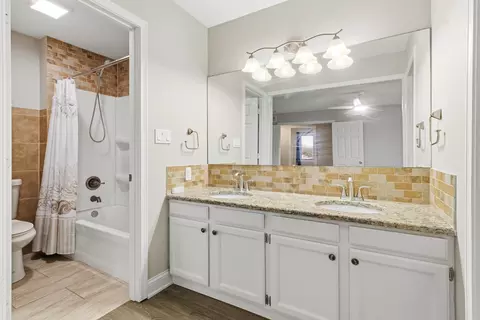 Bath - 2545 E Lakeshore Dr #A71, Crown Point, IN 46307 photo 2 of 2