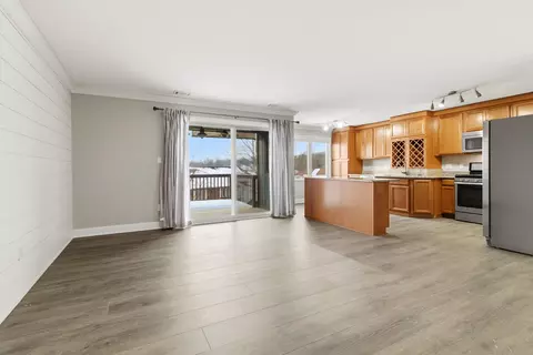 Living - 2545 E Lakeshore Dr #A71, Crown Point, IN 46307 photo 4 of 6