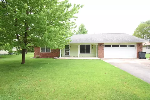 910 E Stewart Dr, Rensselaer, IN 47978