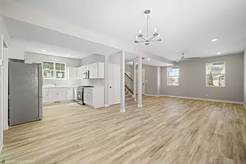 Living - 1162 Putman Pl, Chesterton, IN 46304 photo 2 of 2