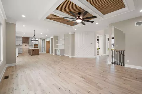 Living - 9430 Iris Dr, Saint John, IN 46373 photo 8 of 11