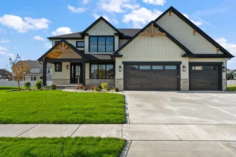 9430 Iris Dr, Saint John, IN 46373