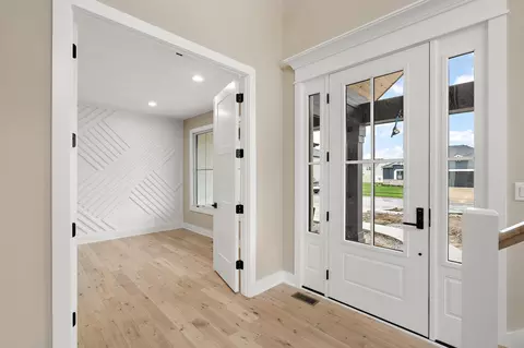 Entry Way - 9430 Iris Dr, Saint John, IN 46373 photo 3 of 9